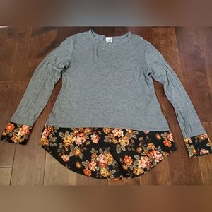 Colorbear long sleeve gray top size small women's floral pattern details
